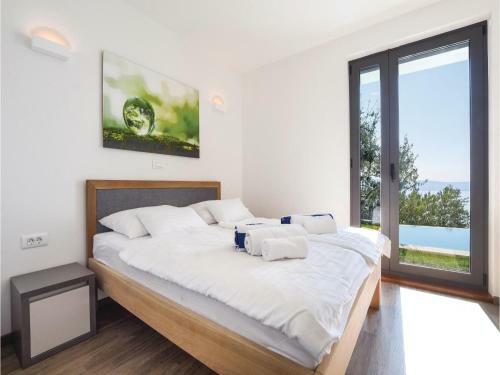 Four-bedroom Holiday Home In Jesenice