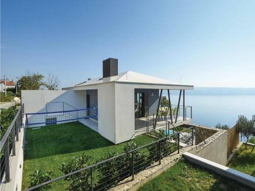 Four-bedroom Holiday Home In Jesenice