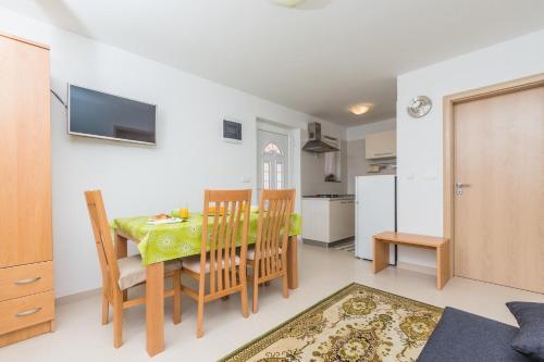 Apartments In Klimno/insel Krk 13574
