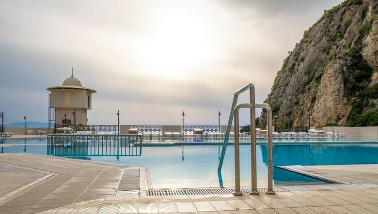 Ladonia Hotels Adakule