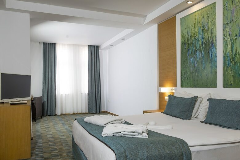 Ladonia Hotels Adakule