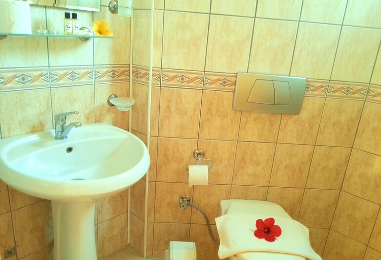 Summer Rose Hotel