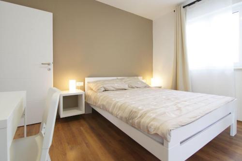 Apartments Denis 1742