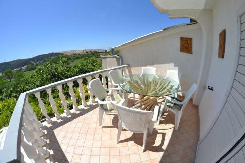 Apartment Lopar 14070b