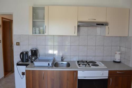 Apartment Lopar 14070b