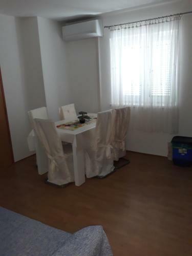 Apartments Sindi