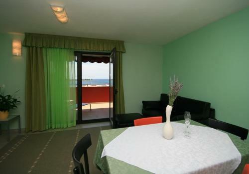 Apartamento Guesthouse Lovrecica (4245)