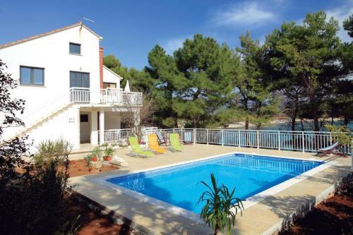 Apartment Lumbarda 4404c