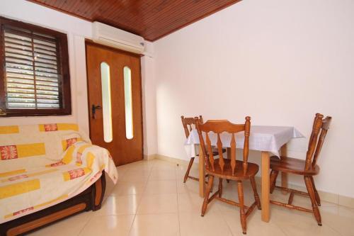 Apartment Lumbarda 9236b
