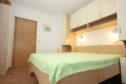 Apartment Lumbarda 9304b