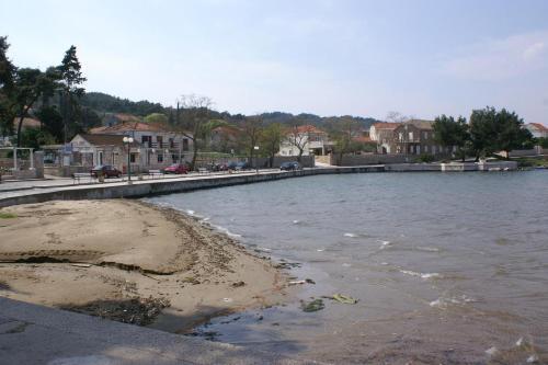 Apartment Lumbarda 11275b