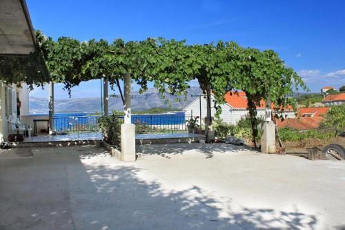 Apartment Lumbarda 4437a