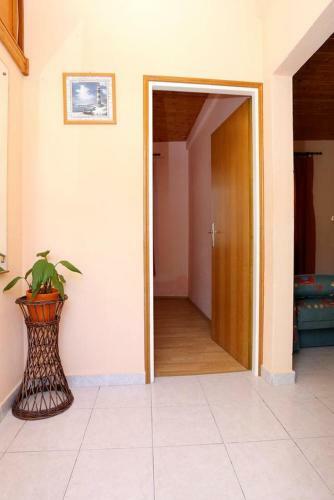 Apartment Lumbarda 156b