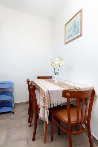 Apartment Lumbarda 156a