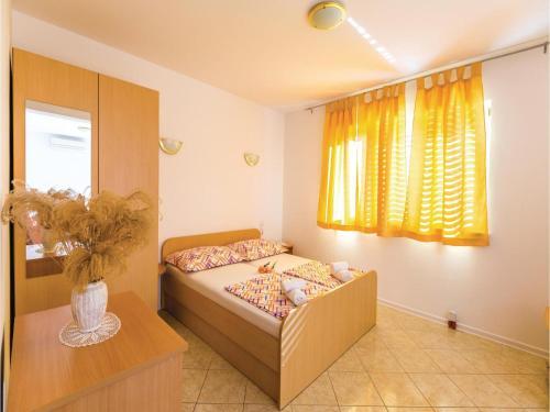 0-bedroom Apartment In Makarska