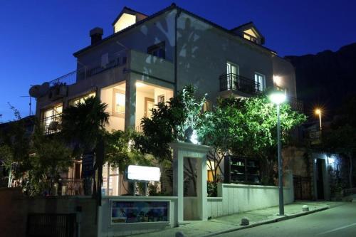 Apartment Makarska 15200c