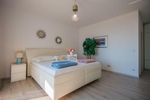 Villa Ctma246/ New Modern House With Private Heated Pool