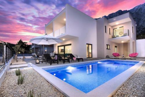 Ctma231/ Modern Decorated Villa With Private Pool