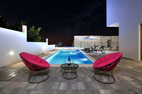 Ctma231/ Modern Decorated Villa With Private Pool