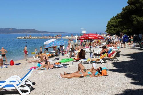 Apartments By The Sea Makarska - 13222
