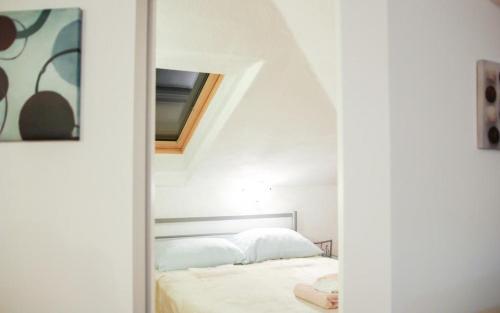 Apartments By The Sea Makarska - 15200