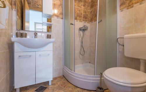 Apartments With A Parking Space Makarska - 12336