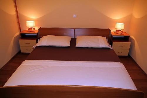 Apartments In Makarska 6735