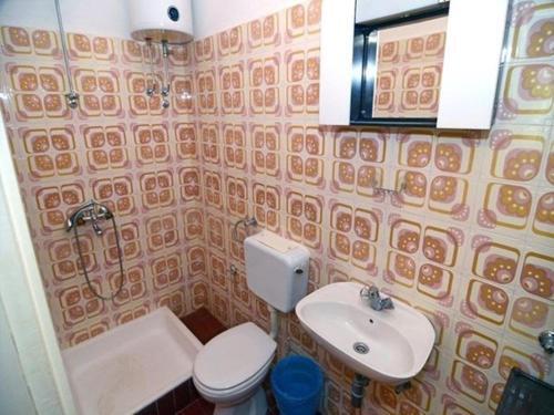 Apartments In Makarska 36280