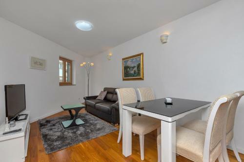 Beach Apartment Bilich