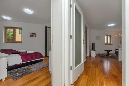 Beach Apartment Bilich