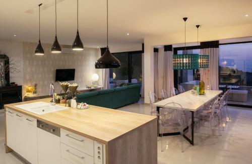 Villa Tres Chic