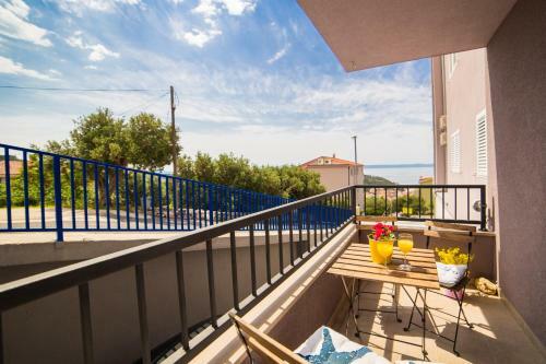 Studio Apartment Blue Sun