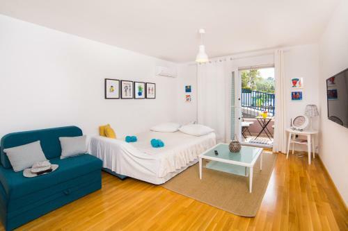 Studio Apartment Blue Sun