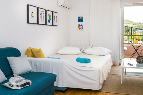 Studio Apartment Blue Sun