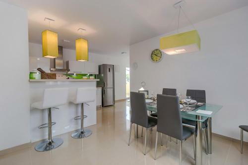 Apartamentos Ema