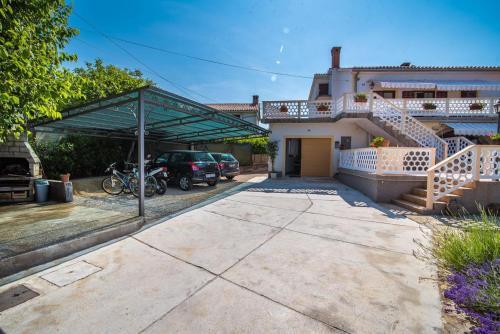 Apartments With A Parking Space Malinska (krk) - 13219