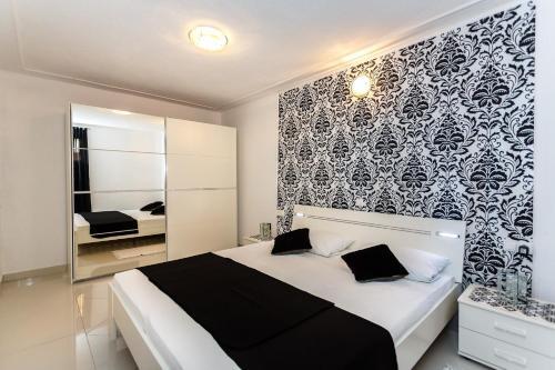 Apartments In Malinska/insel Krk 13213