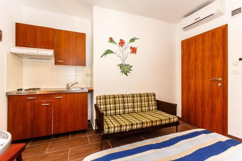 Apartments In Malinska/insel Krk 13213