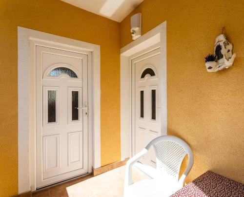 Apartments In Malinska/insel Krk 13213