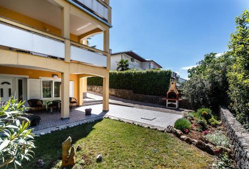 Apartments In Malinska/insel Krk 13213