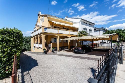 Apartments In Malinska/insel Krk 13213