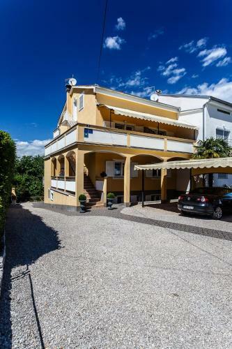 Apartments In Malinska/insel Krk 13213