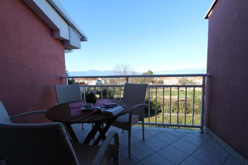 Apartment In Malinska/insel Krk 35483