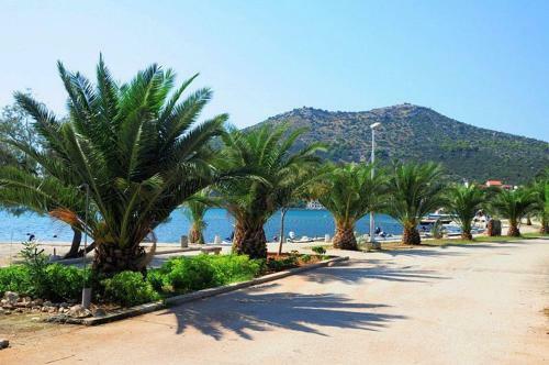 Villa Regina With Swimming-pool And Sea View