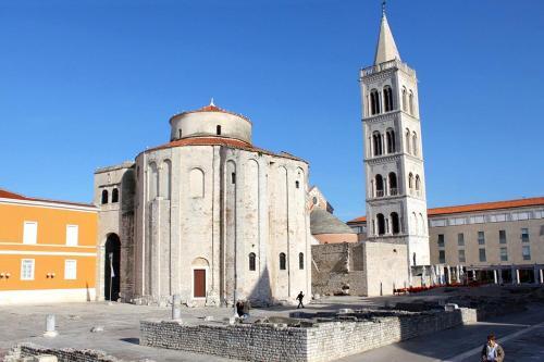 Apartments And Rooms With Wifi Zadar - 14528