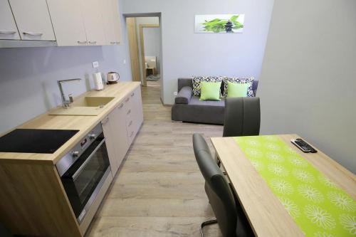 Apartments And Rooms With Wifi Zadar - 14528