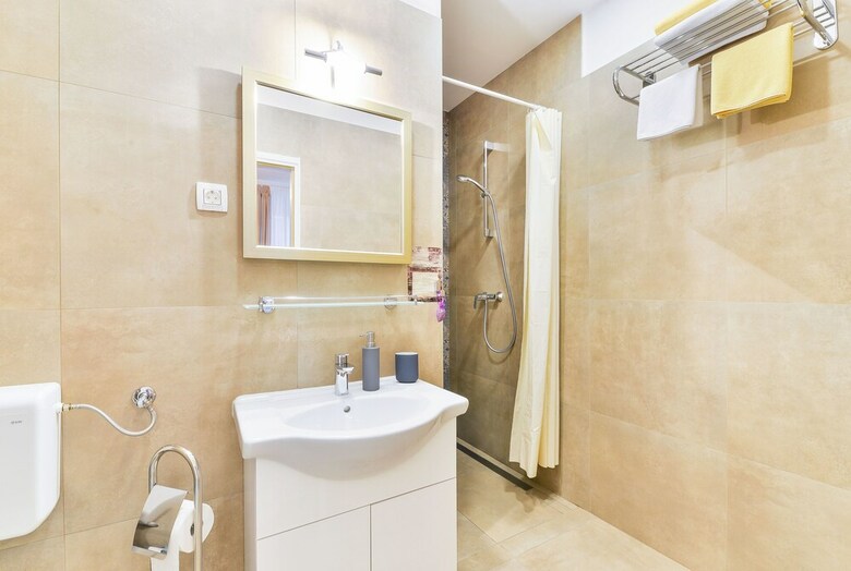 Hostal Lanterna Rooms