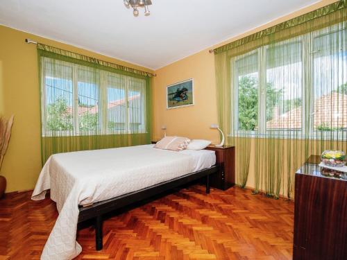 Apartment Maestral