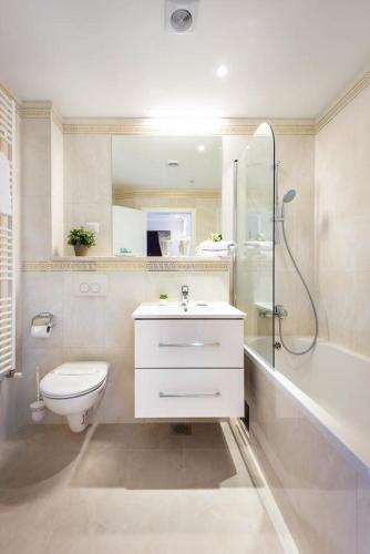 Apartments And Rooms With Parking Space Zagreb - 14675
