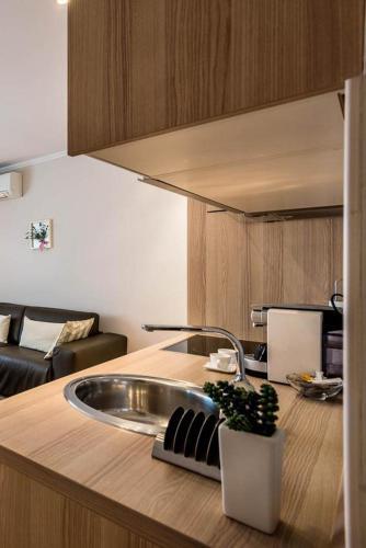 Apartments And Rooms With Parking Space Zagreb - 14675